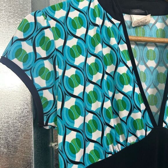 Maurices Women's Y2K Deep V Babydoll Geometric Print Cap Sleeve Top Size S - Picture 4 of 10